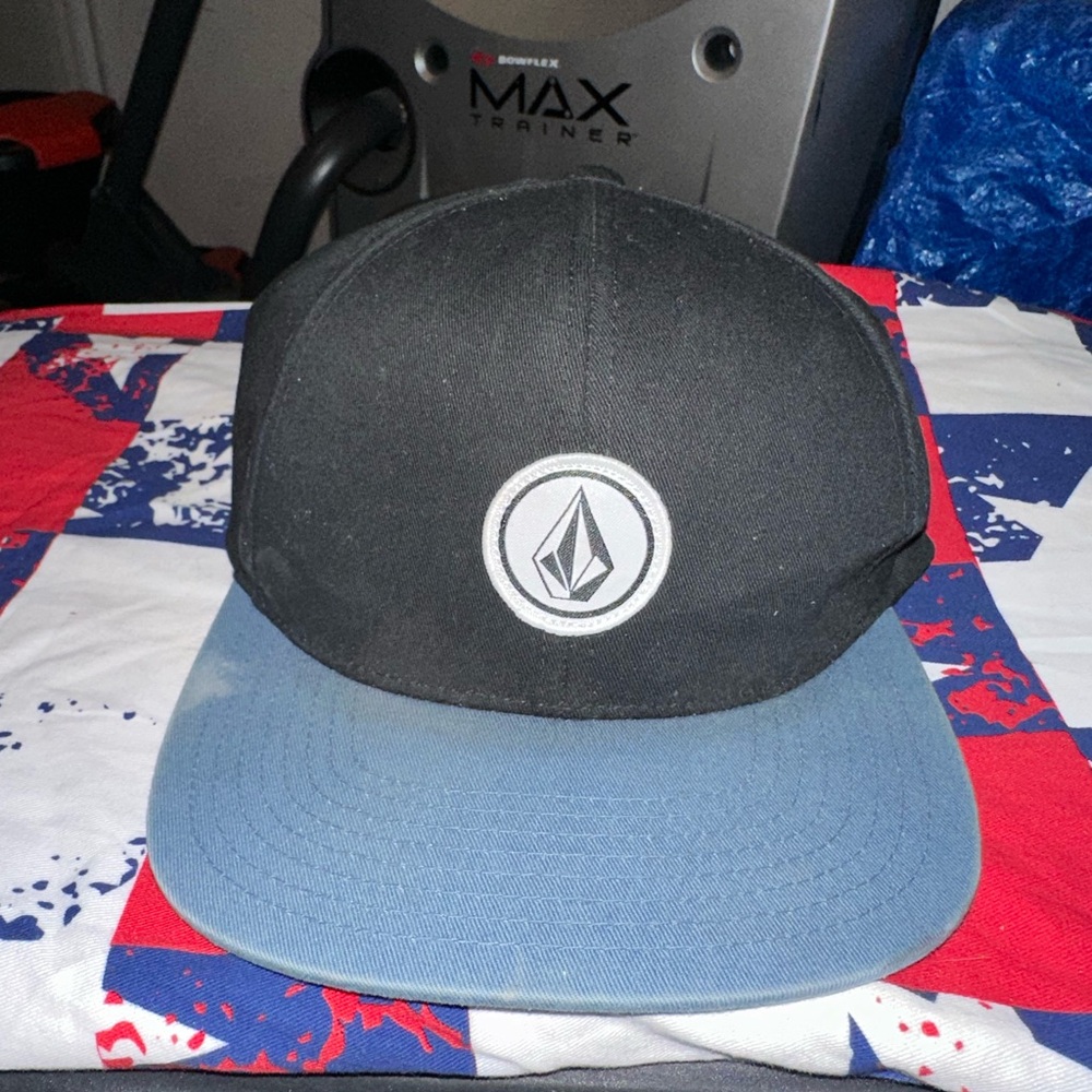 Volcom snapback hat